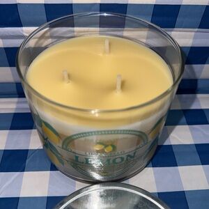 Lemon candle